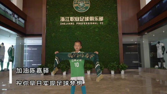 ​ 好久不见，依然养眼的芭姐丨赏色 2020-12-28 养猫方知父母恩！