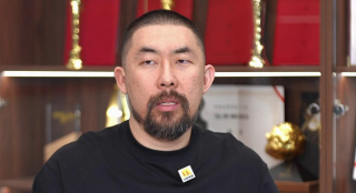 影片发布一组角色剧照，并同步曝光演员阵容，在杭州的湖光山色中，正上演这场关于“爱和美味”的温暖故事。